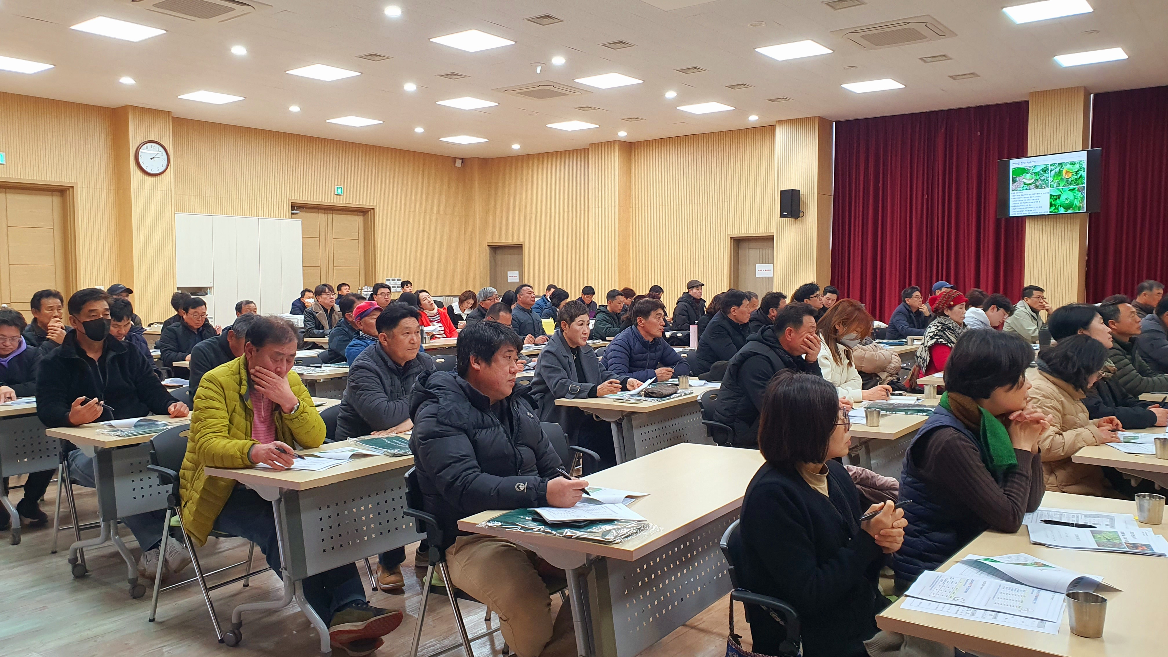 감귤류 재배기술 교육 확대 운영…농업인 참여 기회 확대